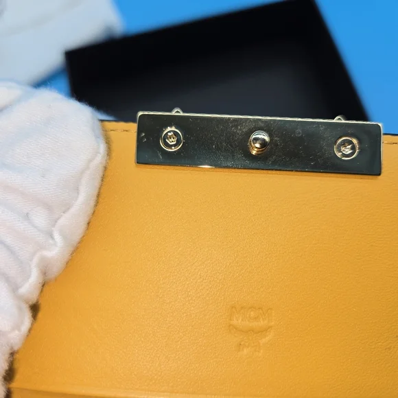 MCM Navy and Beige Leather Wallet - Picture 8 of 11